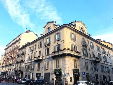 Appartamento in Vendita in Via Madama Cristina 19 a Torino