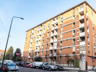 Appartamento in Vendita in Via paolo rotta 10 a Milano