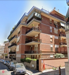 Appartamento in Vendita in Via Pasquale Revoltella a Roma
