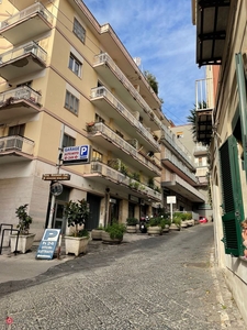 Appartamento in Vendita in Via San Filippo 11 a Napoli