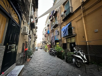 Appartamento in Vendita in Via San Giuseppe dei Nudi a Napoli