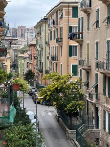 Appartamento in Vendita in Via San Luigi a Genova