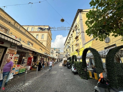 Appartamento in Vendita in Via Santa Maria Antesaecula a Napoli