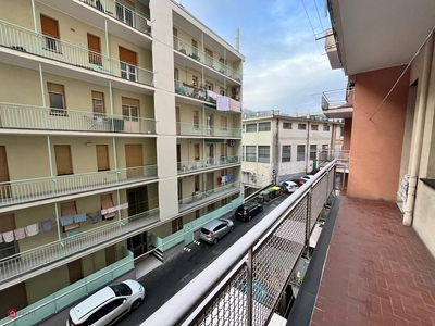 Appartamento in Vendita in Via Tortona a Genova