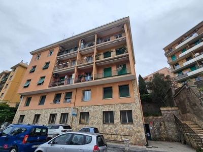 Appartamento in Vendita in Via Vittorino Era a Genova