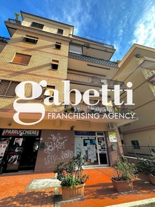 Appartamento in Via Delle Betulle , Roma (RM)