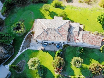 Bella casa a Perugia con giardino recintato