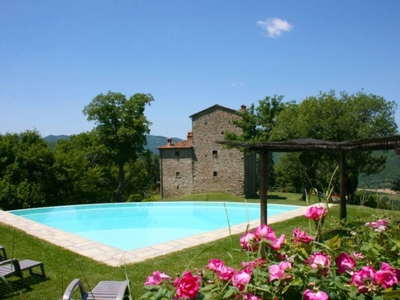 Casa a Palazzo Del Pero con piscina privata