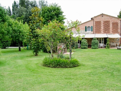 Casa a Castelfranco Di Sotto con piscina, giardino e barbecue