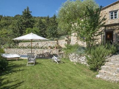 Casa a Castellina In Chianti con giardino e piscina