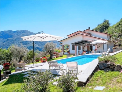 Casa a Fivizzano con giardino, piscina e barbecue