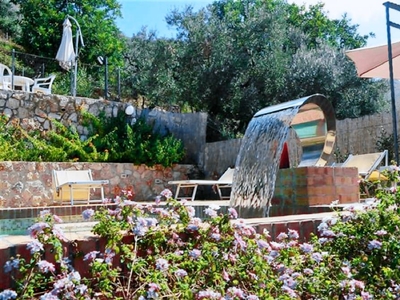 Casa a Itri con terrazza, piscina e giardino