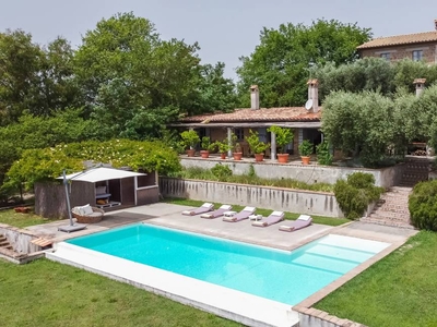 Casa a Magliano Sabina con piscina panoramica