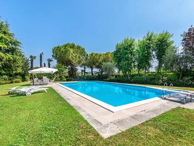 Casa a Moniga Del Garda con giardino, piscina e barbecue