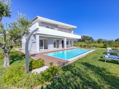 Casa a Moniga Del Garda con piscina, giardino e terrazza