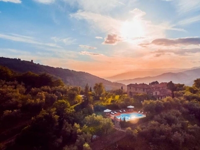Casa a Monsummano Terme con terrazza, idromassaggio e piscina