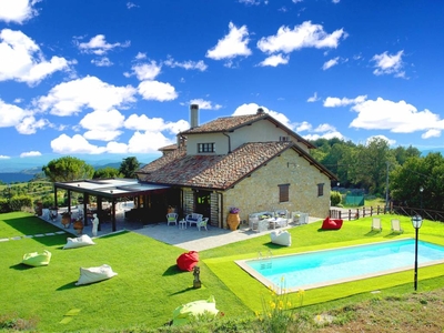 Casa a Monte Santa Maria Tiberina con barbecue, sauna e giardino