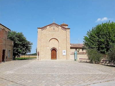 Casa a Pianello Vallesina con giardino, terrazza e barbecue