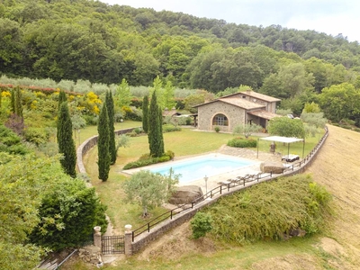 Casa a San Leo Bastia con patio coperto