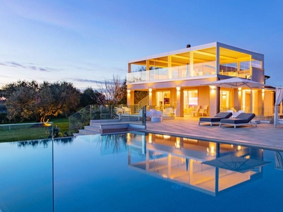 Casa a San Vincenzo con giardino, terrazza e piscina