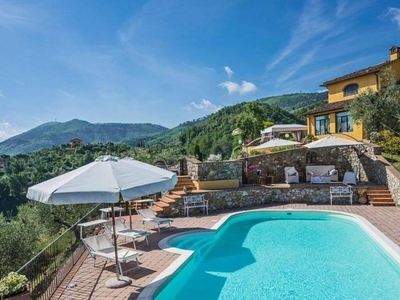 Casa a Serravalle Pistoiese con piscina privata