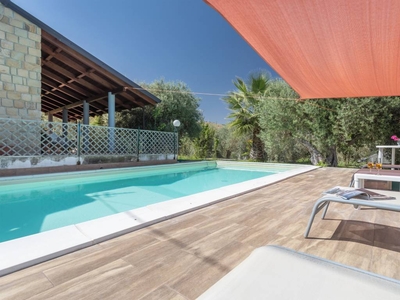 Casa a Termini Imerese con barbecue, giardino e piscina