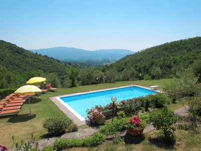 Casa a Vicchio con barbecue e piscina + vista panoramica