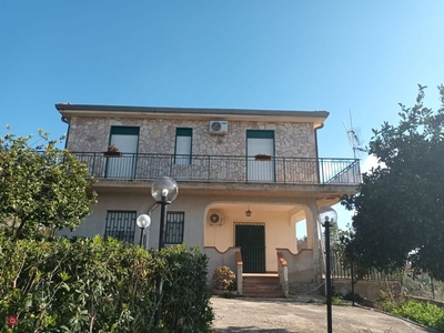 Casa Bi/Trifamiliare in Vendita in Contrada Montagna Grande a Misilmeri