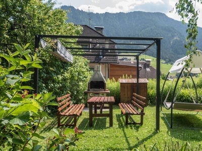 Casa con terrazza, giardino e barbecue + vista sulla montagna