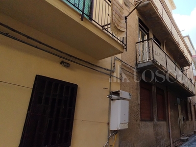 Casa Indipendente a Palermo in Via Ernesto Codignola, Sferracavallo