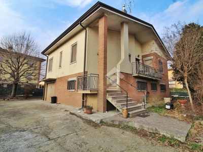 Casa indipendente in vendita a Brescello