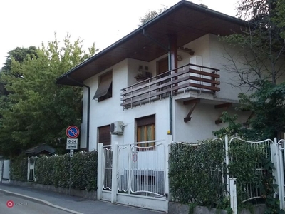 Casa indipendente in Vendita in Via Garegnano 9 a Milano
