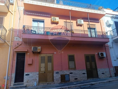 Casa indipendente in Vendita in Via Giuseppe Mazzini 39 a Terrasini