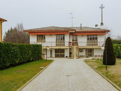 Casa singola in Via Fratelli Bandiera 47 a Bagnoli di Sopra
