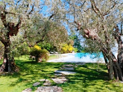 Casale a Montepulciano con terrazza, giardino e piscina