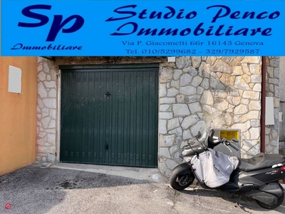 Garage/Posto auto in Vendita in Via Belsito 17 R a Genova