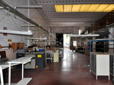 magazzino-laboratorio in vendita a Cavriglia