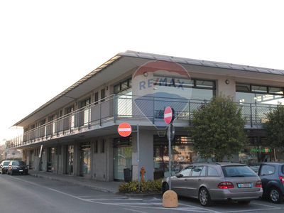 Negozio in vendita a Trezzano Rosa