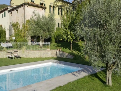 Piacevole casa a Pistoia con piscina, barbecue e giardino