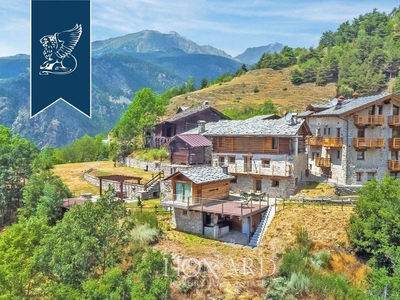 Prestigiosa villa di 220 mq in vendita Antey-Saint-André, Valle d’Aosta