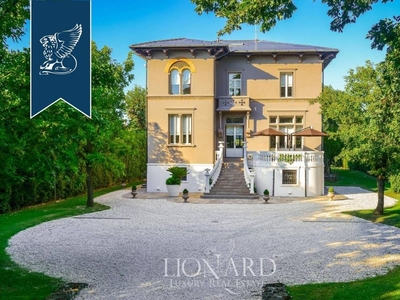 Prestigiosa villa in vendita Forlì, Italia