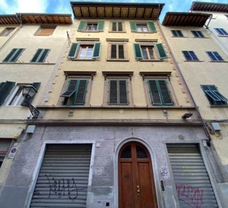 Quadrilocale in Via del Porcellana 27 a Firenze