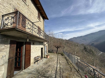 Rustico casale in Strada Provinciale 68 27 in zona Serravalle a Bibbiena