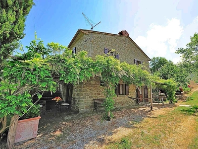 Rustico casale in zona Cortona Centro a Cortona