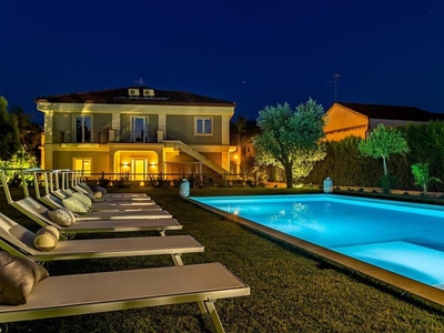 Casa a Fiumefreddo Sicilia con barbecue, piscina e giardino