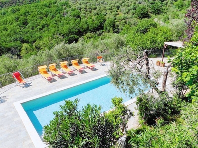 Piacevole casa a Monsummano Terme con terrazza esterna