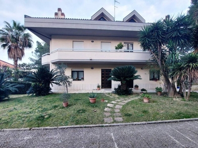 villa in vendita a Montesilvano colle