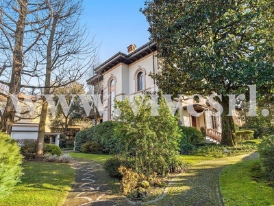 Prestigiosa villa di 515 mq in vendita Cusano Milanino, Lombardia