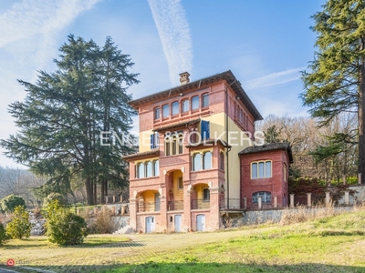 Villa in Vendita in Via Patrioti a Salsomaggiore Terme