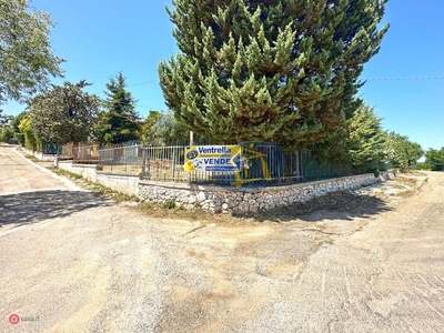 Villa in Vendita in Via Vecchia per Putignano a Putignano